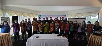 Ini adalah tentang kita menjadi keluarga, semua di tempat yang sama, semua aman. Kemenag Batam Gelar Pembinaan Keluarga Kristen Dimasa Pandemi