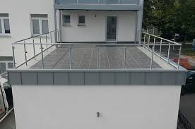 Abdichtungen mit flüssigkunststoff haben sich in den letzten jahren zum stand der technik bei sicheren abdichtungen von. Referenzen Balkon Terrasse Flachdach Abdichtung Flussigkunststoff Minden Dachdecker Und Zimmerei In Minden Renneberg Bedachungen Zimmerei Und Dachdeckerei Aus Minden