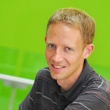 Ross Houston's Instagram, Twitter & Facebook