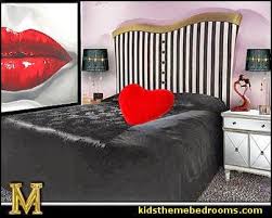 Free shipping on orders over $25 shipped by amazon. Decorating Theme Bedrooms Maries Manor Fashionista Diva Style Bedroom Decorating Runway Theme Bedroom Ideas Shoe Decor Fashion Diva Bedroom Ideas Fashionista Runway Bedroom Decorating Boutique