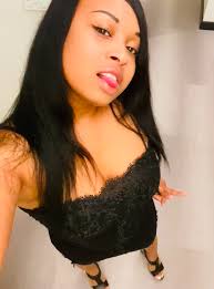 Dirty feet out in these skreets.