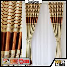 Kebanyakan rumah di indonesia lebih suka yang minimalis karena lebih hemat budget pembuatan, tetapi yang tidak kalah penting adalah bagaimana ruang tamu tersebut tampak indah meskipun hanya ukuran kecil. Gorden Jendela Pintu Rumah Minimalis Mewah Blackout Import Desain Garis Emas Simple Warna Coklat Shopee Indonesia