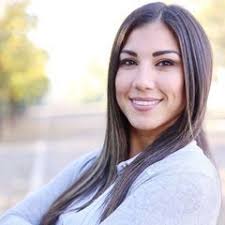 Lauren Hensley's Instagram, Twitter & Facebook