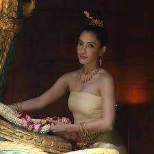 ที่ซ่อนอยู่ภายใต้ เรือนร่มงิ้ว ร่วมด้วยนักแสดงมากฝีมือ อาทิ นนท์. à¹€à¸£ à¸­à¸‡à¸¢ à¸­à¸¥à¸°à¸„à¸£ à¹€à¸£ à¸­à¸™à¸£ à¸¡à¸‡ à¸§ 2021