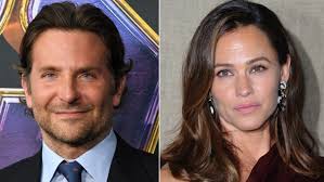 There's still a lot of love between former alias costars jennifer garner and bradley cooper. The Truth About Bradley Cooper And Jennifer Garner S Relationship