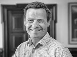 Byd på 1 dag som borgmester i Aalborg og støt Coolunite