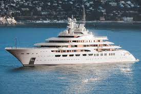 The amels 200 design offers high volume and outstanding comfort for her 12 guests. Mega Yachten