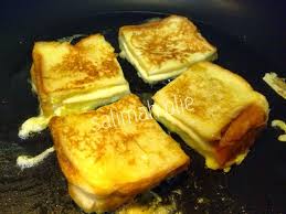 Sangat sedap roti cheese leleh viral ni buat kudapan waktu pagi. Resepi Roti Celup Telur Cheese