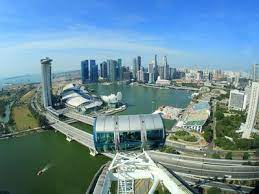 8.30am to 10.30pm daily (last entry 10.15pm) getting there: Der Singapore Flyer
