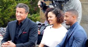 Adonis édesapja, a világhírű nehézsúlyú bajnok; Datei Sylvester Stallone Tessa Thompson And Michael B Jordan Promoting Creed At The Philadelphia Art Museum Jpg Wikipedia