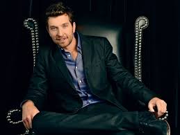 Brett Eldredge Looking Dapper Mensfashion Menshair Www Tortugamusicfestival Com Tortugafest Country Music Country Music Bands Brett Eldredge