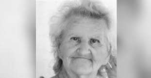 Nell Mathis's Instagram, Twitter & Facebook