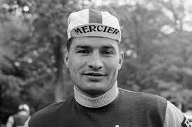 The eternal second and the affectionate poupou. Raymond Poulidor Est Mort Sa Mercedes A 740 000 Km Son Petit Fils Passionne D Autos