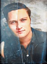 Sharpen b&w photo of great-grandparents?