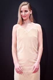 Jennifer Lawrence Proves A Nude Dress Can Be Far More Alluring Than A Naked  One | British Vogue