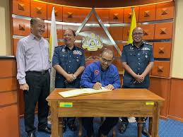 Senarai ketua pengarah kastam malaysia. Kunjung Hormat Kepada Pengarah Kastam Negeri Perak Laman Web Mkn