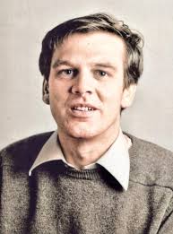 Philo, C. (2020) Radical geography from the Drumlin: an academic  commemoration of Ronan Paddison (1945-2019). Space and Polity,