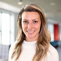 Taylor Bain's Instagram, Twitter & Facebook