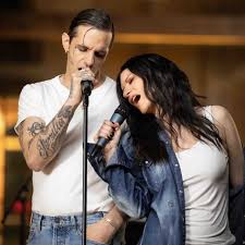 Trend Google: laura pausini 16 de marzo (con achille lauro)