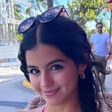 Andrea Duran's Instagram, Twitter & Facebook