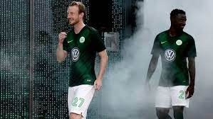 There are some vertical lines on the away kit of vfl wolfsburg. New Kit Vfl Wolfsburg