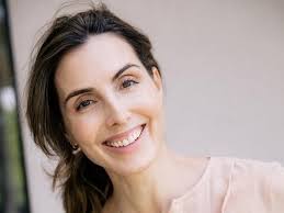 Yoga, Sound Healing, Holistic Nutrition, Spiritual Massage, Cacao  Ceremonies, Breathwork, Shop