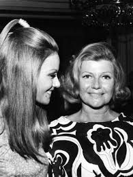 Pin By Stellastarlight On Rita Hayworth Rita Hayworth Claudia Cardinale Rita