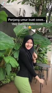 Kini gadis cantik itu tergolek lemah dihadapannya, setengah badannya telanjang, kemaluannya nampak membengkak.selain itu. 320 Baju Ketat Ideas In 2021 Girl Hijab Beautiful Hijab Hijab Chic