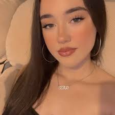 Sara herrera 💋 (@__saratrikis__) • Threads, Say more