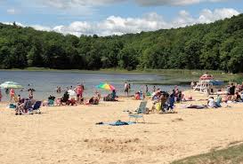 A 220ft monument marks the highest point in the park and new jersey at 1803ft. Best Swimming Lakes In New Jersey For Families In 2021 Mommypoppins Things To Do In New Jersey With Kids