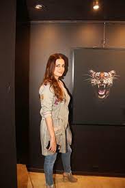 Due to lalchand's criminal background anjana is forced to leave his house after which lalchand is arrested; Saif Ali Khan And Dia Mirza Attend Wildlife Photographer Shaaz Jung S First Exhibition Photos Images Gallery 106912