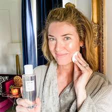 I love skin care. Always have, ever since mom gave me my first moisturizer  and cleanser when I was eight and then I became obsessed with skin care. I  investigate skin care