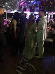 The famous jenni rivera's daughter he has left his followers surprised, this after chiquis rivera finally showed off his huge pregnancy belly for tik tok. Boda De Chiquis Rivera Y Lorenzo Mendez Fotos Exclusivas La Agresion A El Gordo Y La Flaca Y Los Detalles Que No Viste Famosos Univision
