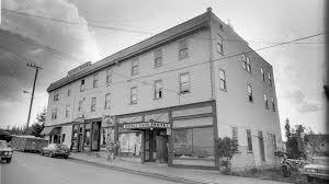 SLO CA hotel Park Hotel near railroad got remodel in 1980s