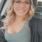 Hallie Yoder's Instagram, Twitter & Facebook