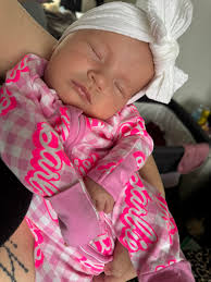 I'm a FTM so this is all so new to me, idk if y'all can tell or not from  these pics. She didn't rlly care to much to show momma lol 😂…She's