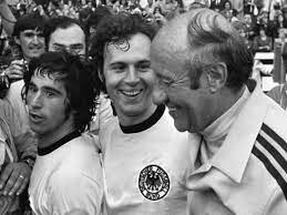 Estamos unidos en un profundo. How A Slap Across The Face Made Der Kaiser Choose To Play For Bayern