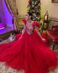Благодаря современным технологиям мы имеем уникальную возможность. Olga Buzova V Krasnom Plate S Dekolte Voshitila Fanatov Lejsanka Dlya Zvezdy I Krasota Squper