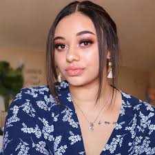 Alexis Veal's Instagram, Twitter & Facebook