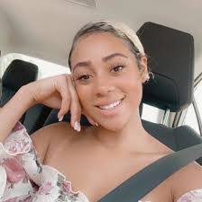 Victoria Theiss's Instagram, Twitter & Facebook