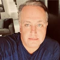 Scott Leslie's Instagram, Twitter & Facebook