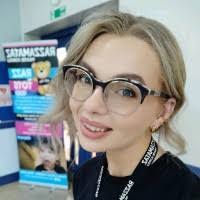 Bea Sutton's Instagram, Twitter & Facebook