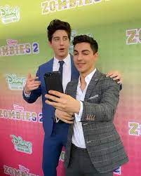 Zombies star trevor tordjman (who you'll probably recognize as bucky) is joining lou, ava, noah and the rest of the gang tonight, january 29th @ 7:30pm et/pt on disney channel and disneynow for his camp kikiwaka debut! Pin Auf Tecnologia