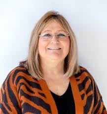 Carol Potts's Instagram, Twitter & Facebook