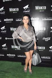 She is not dating anyone currently. Mezcalent Dalilah Polanco