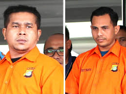 Novel juga berharap para pelaku yang memfitnah bintang emon segera sadar.tentunya saya berharap bintang emon kuat dan semakin matang dan cintai masyarakat. Kontras Curiga Dua Oknum Polisi Sengaja Disuruh Pasang Badan Fajar
