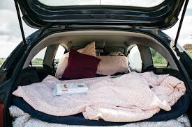 Die wohl wichtigste ausrüstung zum schlafen im auto ist die matratze. Aus Corsa Wird Freeda Warum Wir Im Micro Camper Reisen Freeda Reist Micro Camping Geocaching Und Wochenend Abenteuer