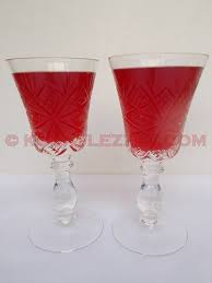 Gul Serbeti Tarifi Osmanli Mutfagi Yemek Tarifi Tarifler Meyve Suyu Karisimlari Meyve Sulari