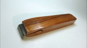 How To Make And Use A Wood Scraper I Show An Example Of Scraping Instead Of Sanding Resulting In Less Dust And A Clean Finish Wood Scraper Leather Tooling