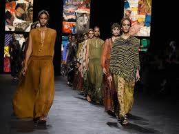 Direktur artistik christian dior couture, maria grazua chiuri, menggunakan kain endek bali tidak saja untuk koleksi baju, tetapi juga tas christian dior for spring/summer 2021. dari 86 desain koleksi terbaru christian dior, ada sembilan desain yang menggunakan kain endek bali. Bangga Dior Pakai Tenun Endek Bali Untuk Koleksi Terbaru